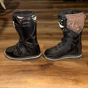 Maverik fly racing boots youth 4